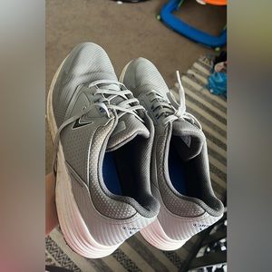 Mens golf shoes